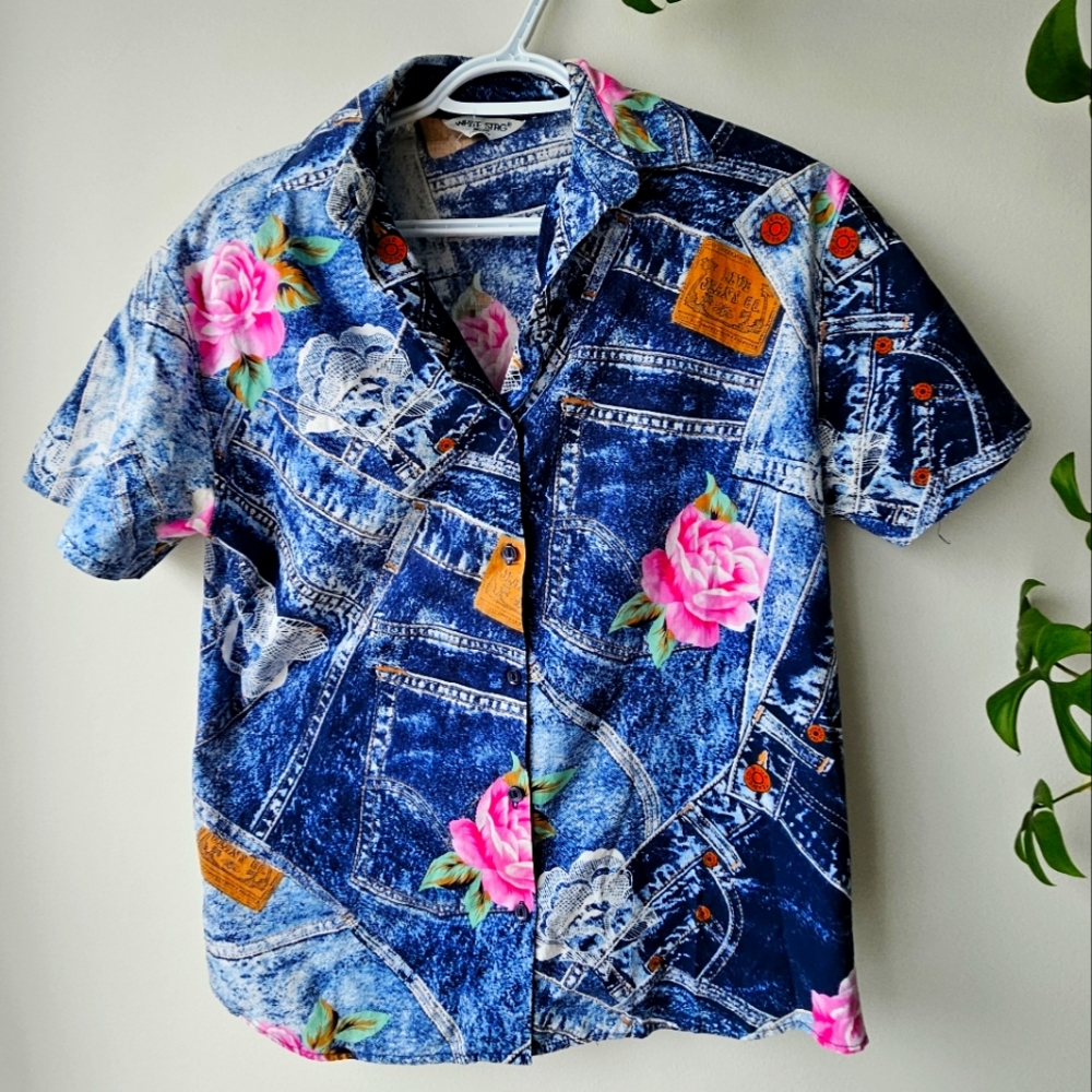 White Stag Jeans and Roses Blue Jean Co Button Up Short Sleeve T-shirt Size M